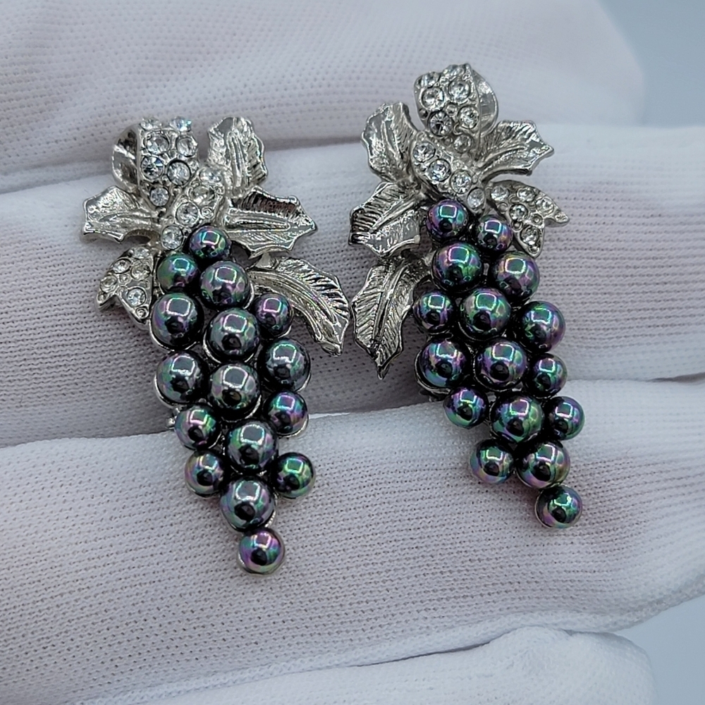 Butler Earrings Grape Clusters Clip On #1796